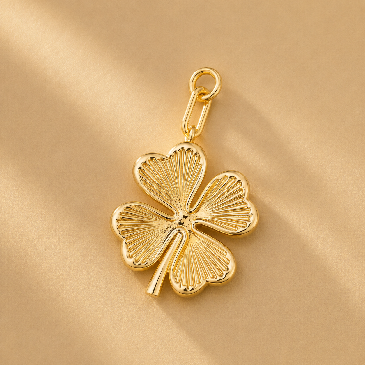 Lucky Girl | Clover Charm